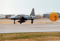 4-2.F-5.deceleration.parachute.jpg